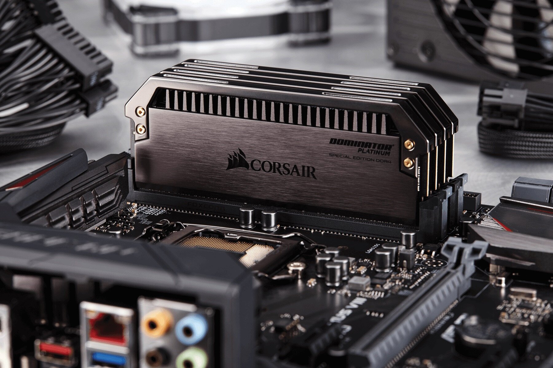 Buy Corsair Dominator Platinum Special Edition 32GB (4 x 8GB) DDR4 DRAM ...